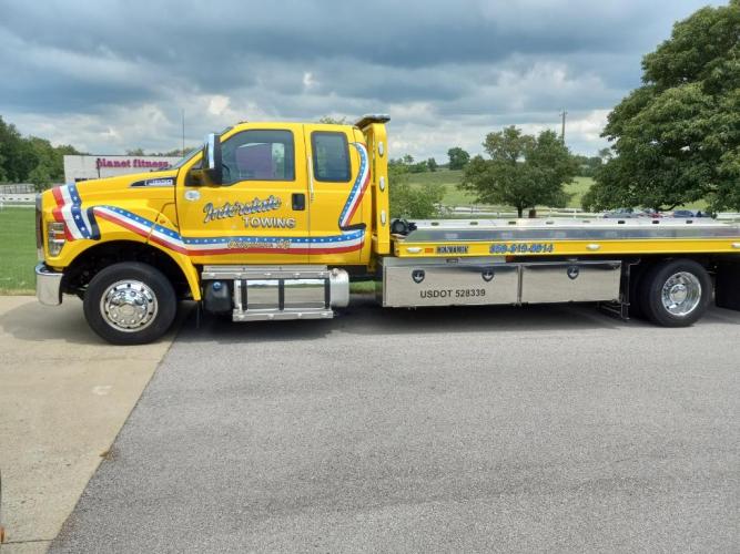 yellow tow truck